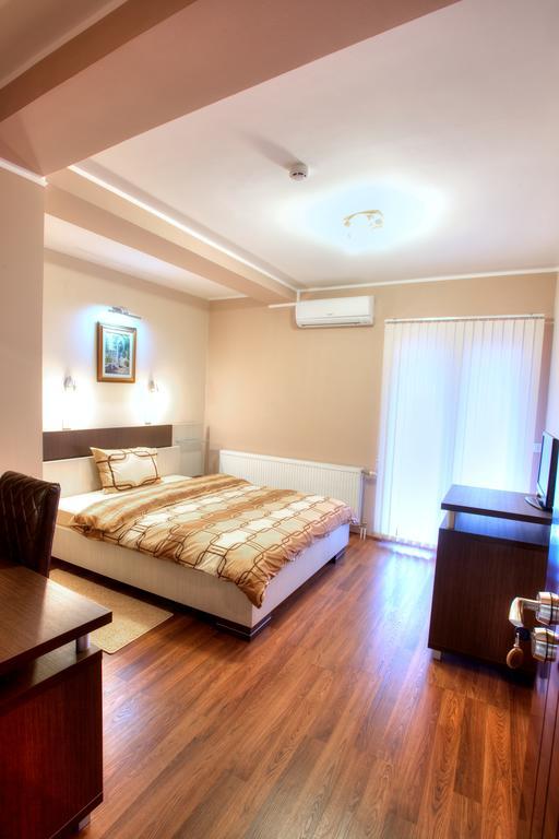Guesthouse Vitez Враня Екстериор снимка