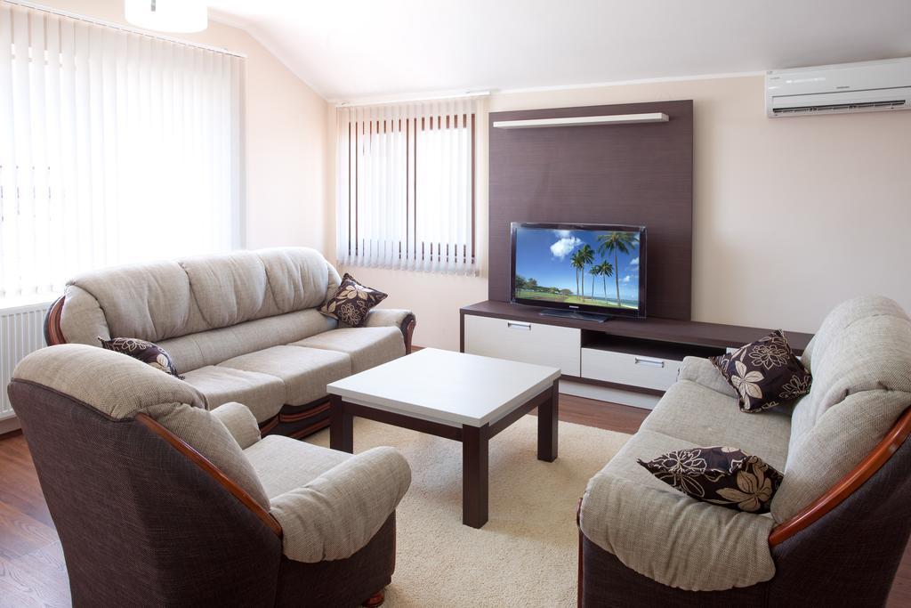 Guesthouse Vitez Враня Екстериор снимка