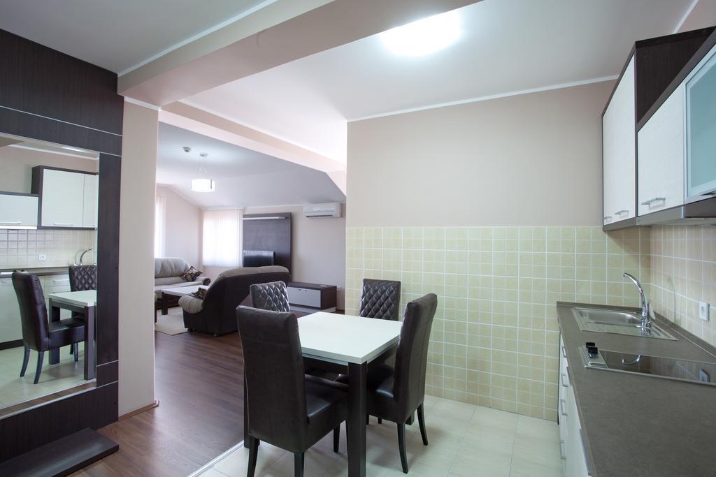 Guesthouse Vitez Враня Екстериор снимка
