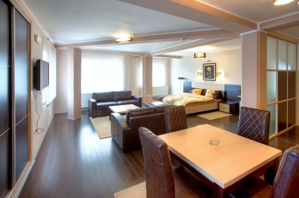 Guesthouse Vitez Враня Екстериор снимка